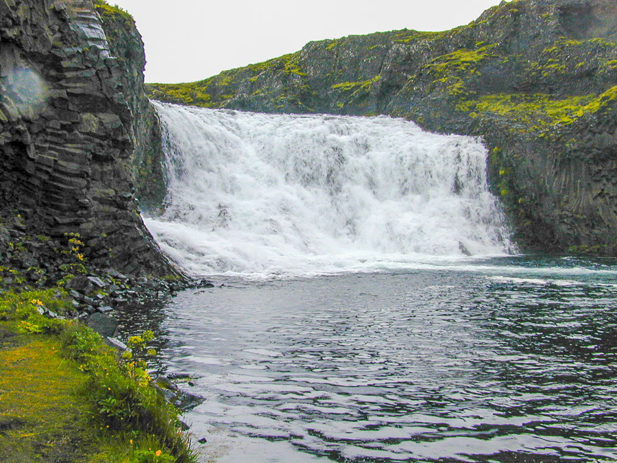 Hjálparfoss